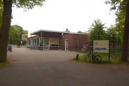 Dorpsraad Overloon niet blij met openblijven asielzoekerscentrum